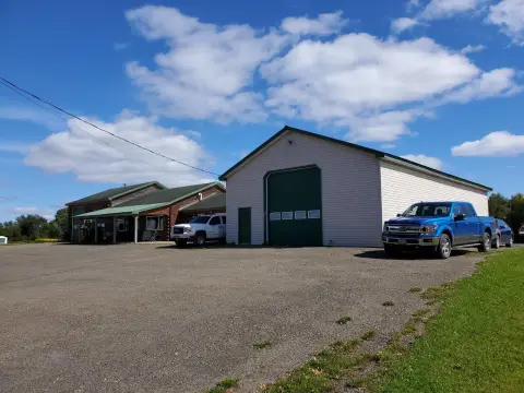 Commercial Property with Showroom/Warehouse