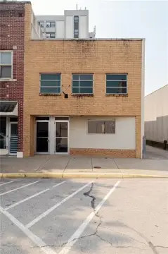 Commercial Building in Downtown Atchison