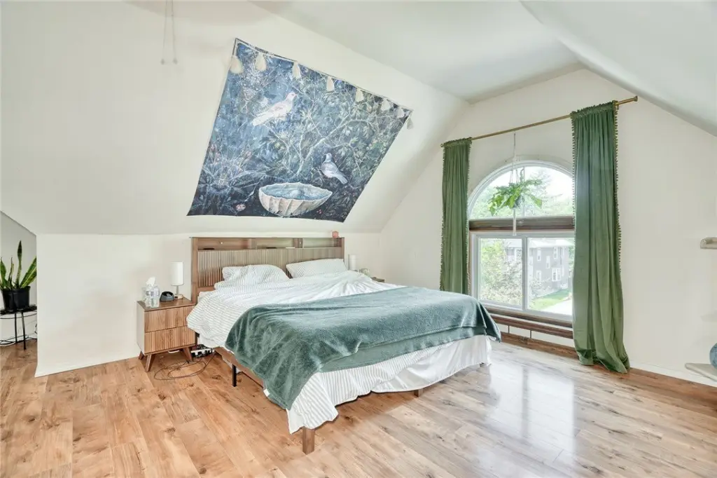 Picture 4