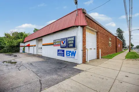 Automotive Repair Shop with Real Estate