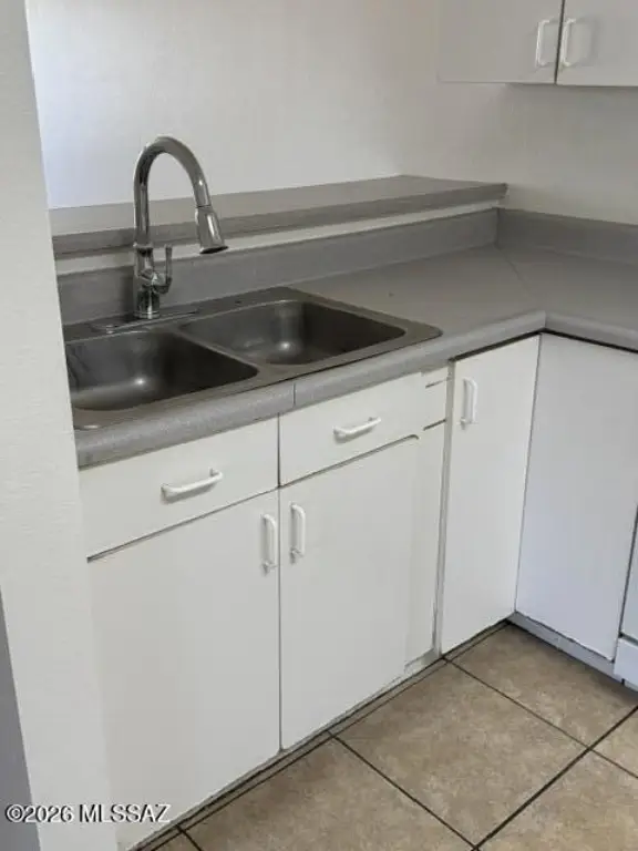 Picture 4