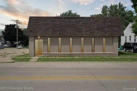 Eastpointe Commercial Building For Sale