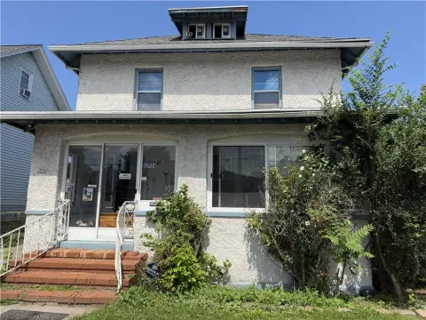 Mixed-Use Colonial Property