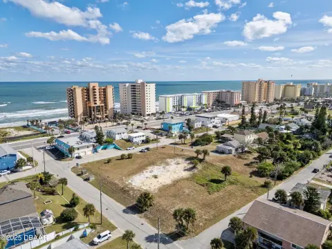 Beachside Lot in Daytona Beach