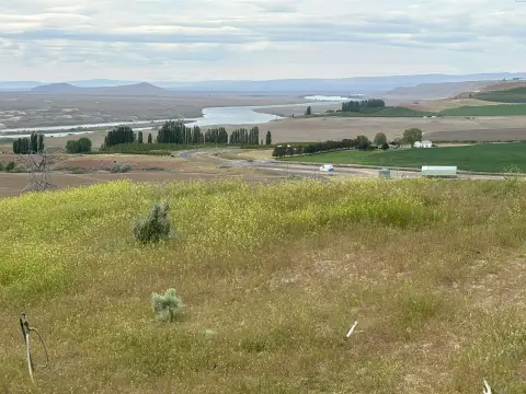 Eltopia Land with River Views