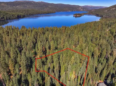 Luck's Point Acreage in McCall