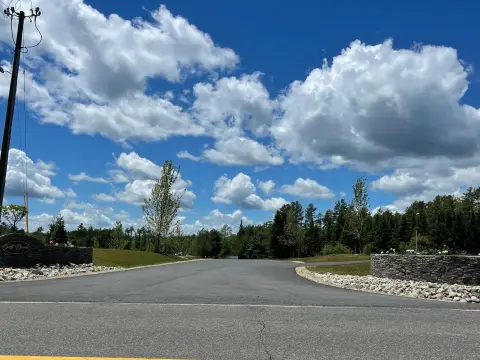 Arundel Land in Goff Brook