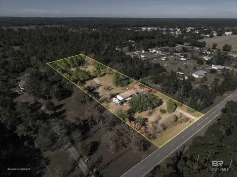 Spacious Homesite in Summerdale, AL