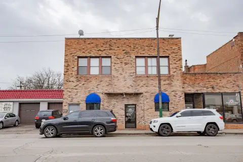 Mixed-Use Building Near Harlem Plaza