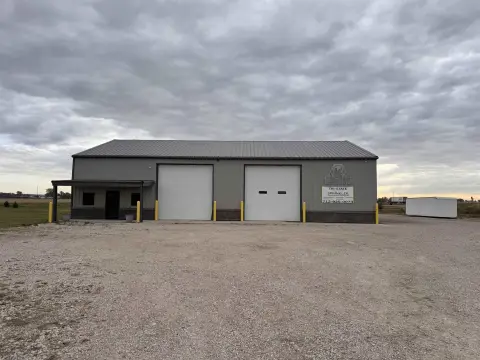Sergeant Bluff Warehouse on Acreage