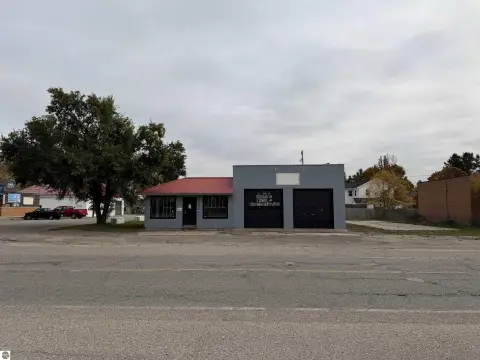 Flex Space with Overhead Doors