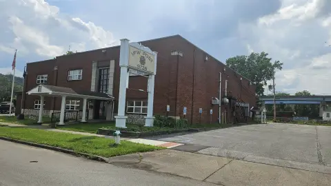 Large Huntington Building with Amenities