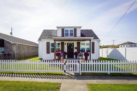 Renovated Duplex with Garage Apartment