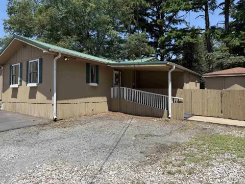 Versatile Commercial Property in Perryville