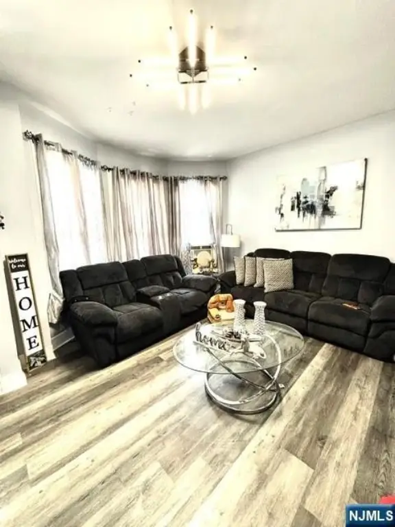 Picture 10