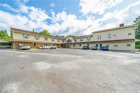 Personal Care Home on 4.76 Acres