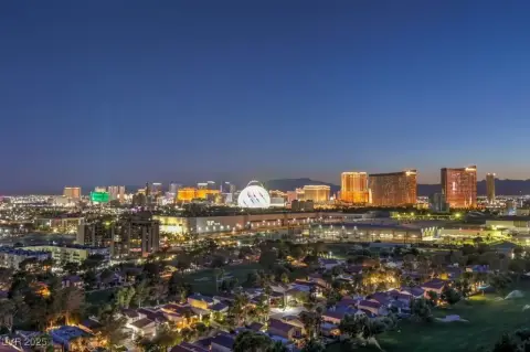 Las Vegas High-Rise Corner Unit