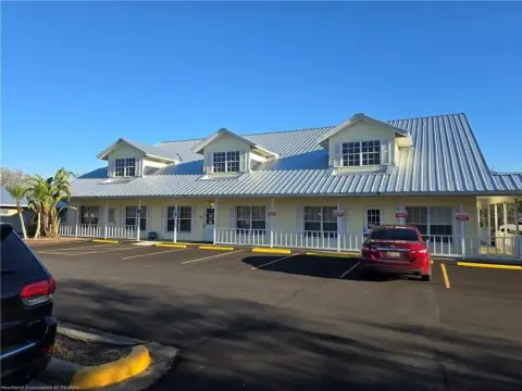 Income Producing Commercial Building