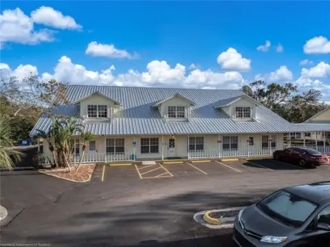 Income Producing Commercial Building