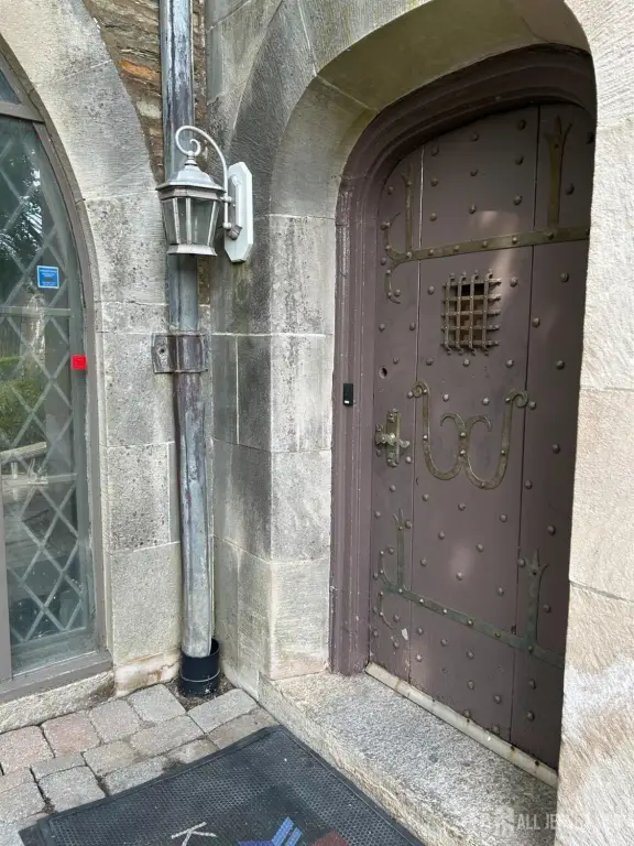 Picture 4