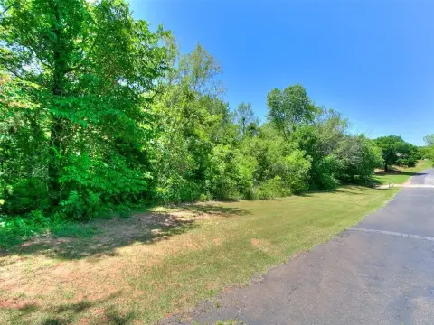 Residential Lot in Jones, OK