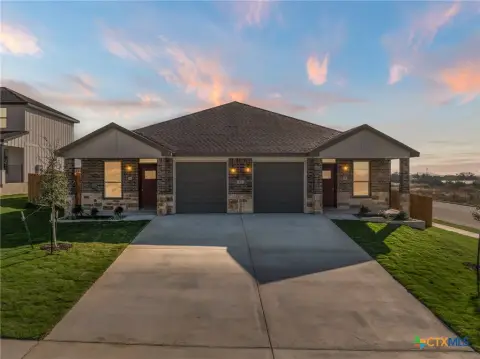 Modern Duplex in Copperas Cove