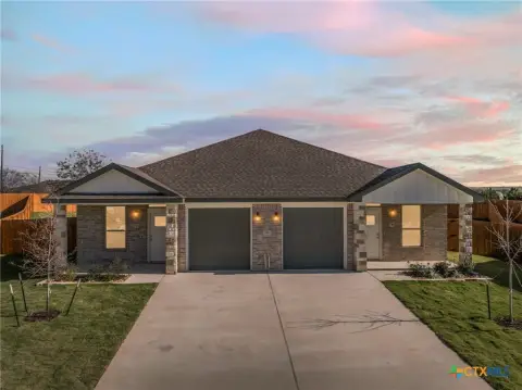 Modern Duplex in Copperas Cove