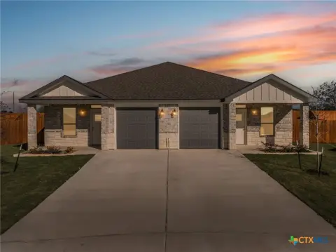 Modern Duplex in Copperas Cove