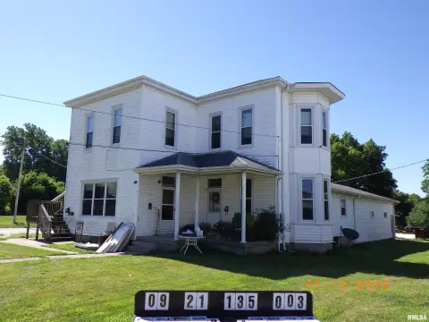 Jacksonville Multifamily Property with Garage