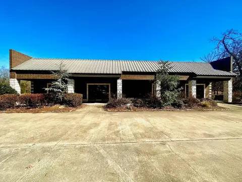 Antlers Office Building on Acreage
