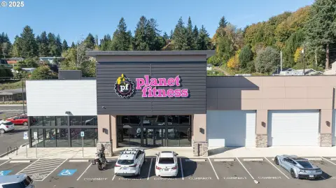 Planet Fitness Gym Building