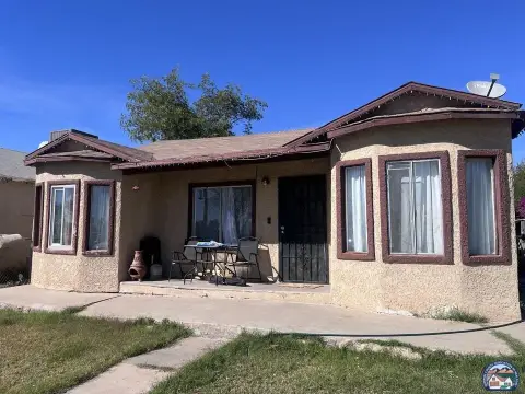 Two Homes on Large Lot