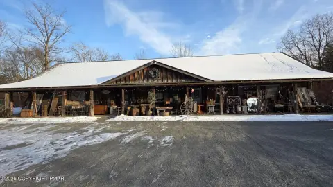 Commercial Building on High-Traffic Route