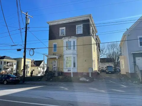Lewiston 6-Unit Apartment Building Auction