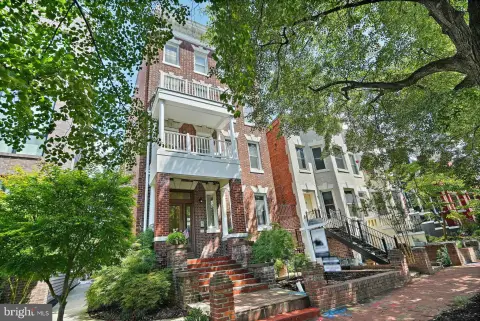 7-Unit Apartment Building