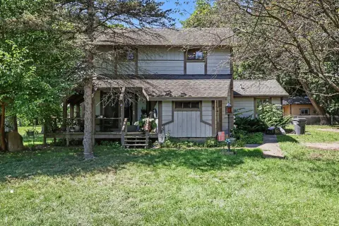 Duplex with Corner Lot