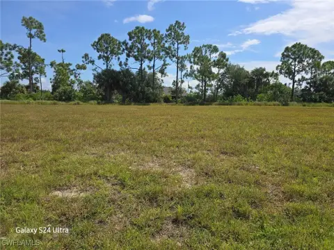 Residential Land in Cape Coral