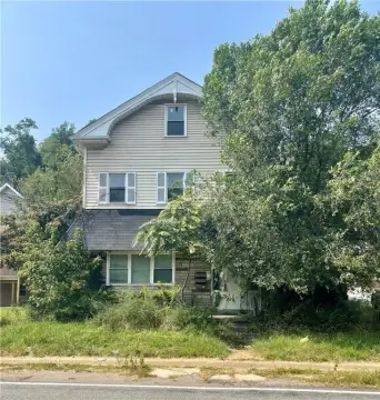 Vacant Fourplex in Turtle Creek
