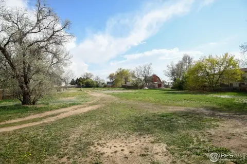 Berthoud Land Zoned R3