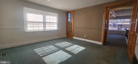 Mixed-Use Colonial in Laurel Springs