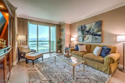 Las Vegas High-Rise Corner Unit