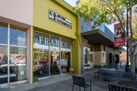 Established Art Shop Business Opportunity