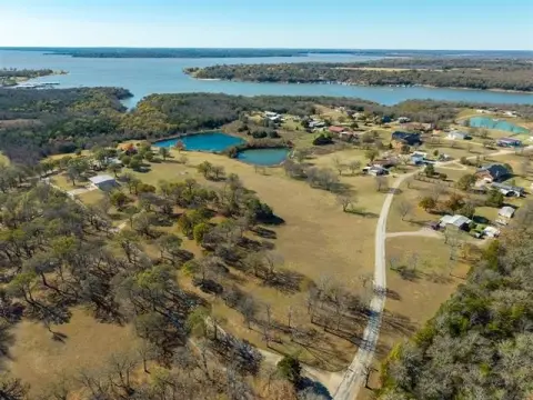 Lake Texoma Land with Views