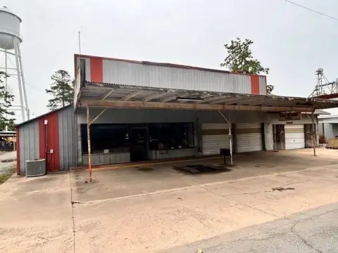 Mixed-Use Building with Work Areas