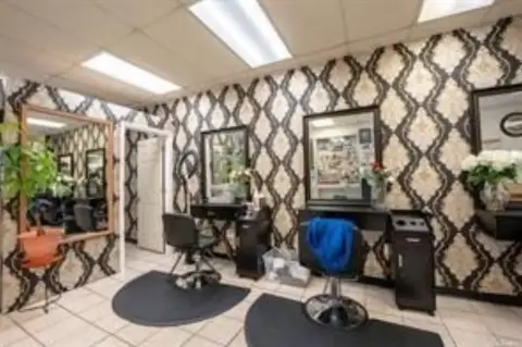 Renovated Salon in Deer Park