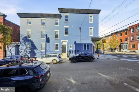 6-Unit Apartment Building