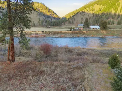 Clark Fork Riverfront Land Parcel