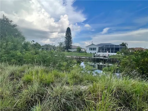 Cape Coral Canal Access Land