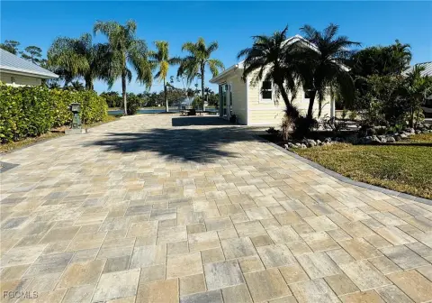 Waterfront Retreat in RiverBend