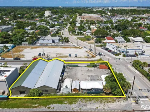 Warehouse Space With Secured Yard